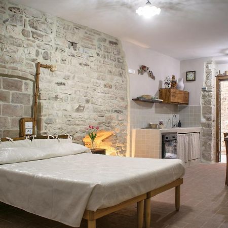 Monolocale Centro Storico Apartment Губио Екстериор снимка