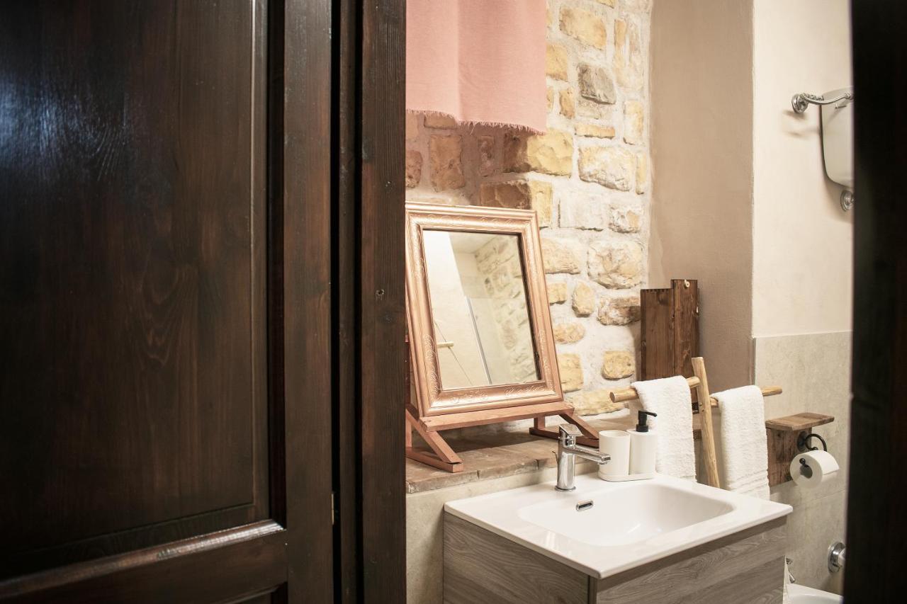 Monolocale Centro Storico Apartment Губио Екстериор снимка