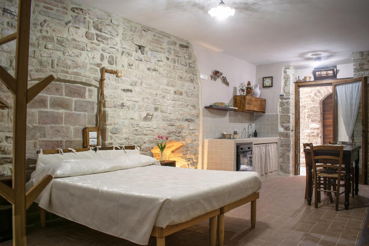 Monolocale Centro Storico Apartment Губио Екстериор снимка